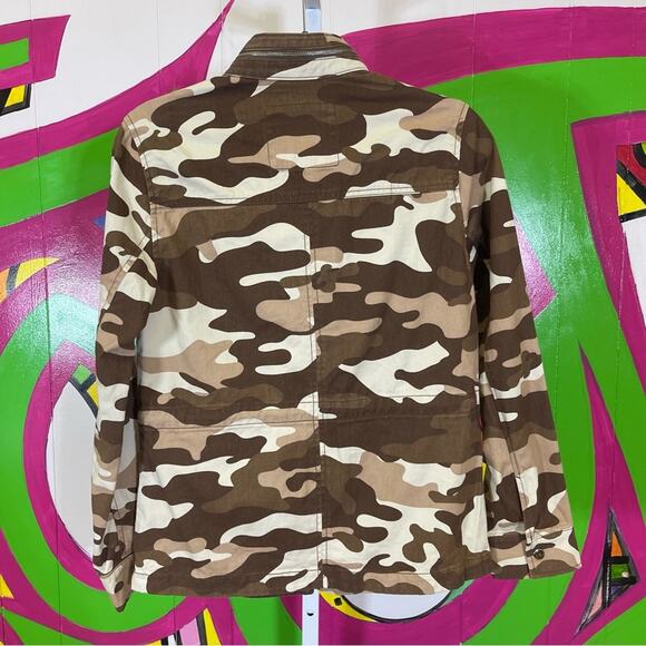 Love Tree, Camoflauge Jacket. Size Small. In excellent condition! - Picture 6 of 7